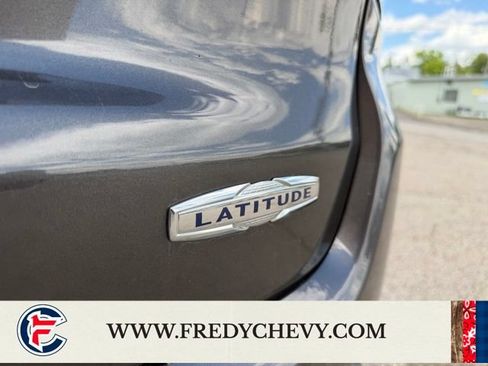 Used 2019 Jeep Compass Latitude w/ Cold Weather Group AWD/4WD image 33