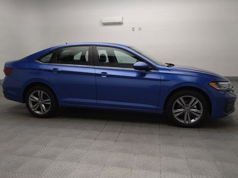 Used 2024 Volkswagen Jetta SE FWD image 11