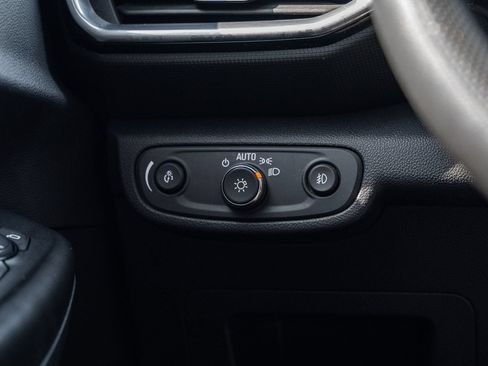 Used 2021 Chevrolet TrailBlazer LT FWD image 26