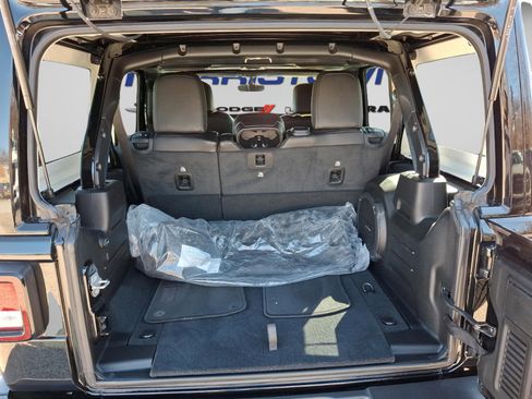 Certified 2022 Jeep Wrangler Unlimited Sahara image 30