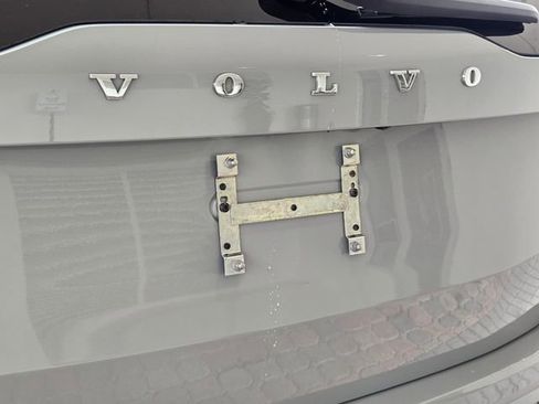 Certified 2024 Volvo XC90 T8 Plus AWD/4WD image 9