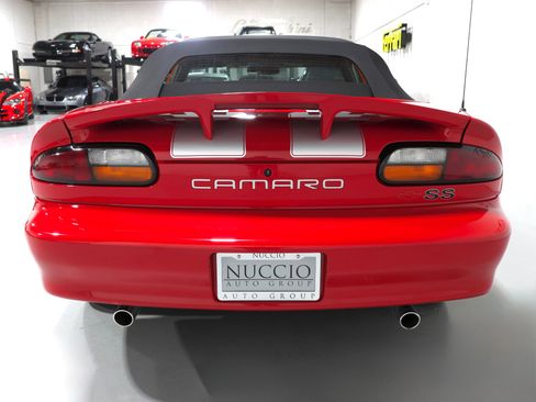 Used 2002 Chevrolet Camaro Z28 w/ SS Performance/Appearance Pkg image 7