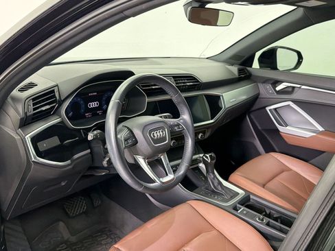 Used 2020 Audi Q3 2.0T Premium w/ Convenience Package AWD/4WD image 4