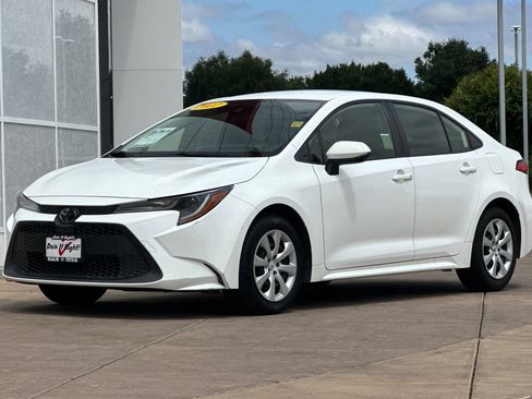 Used 2022 Toyota Corolla LE FWD image 8