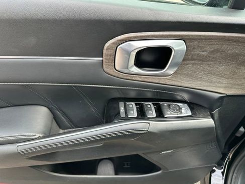 Used 2021 Kia Sorento SX Prestige image 24