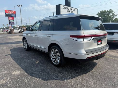 Used 2022 Lincoln Navigator Reserve AWD/4WD image 5