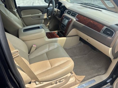 Used 2013 Chevrolet Suburban LTZ AWD/4WD image 18
