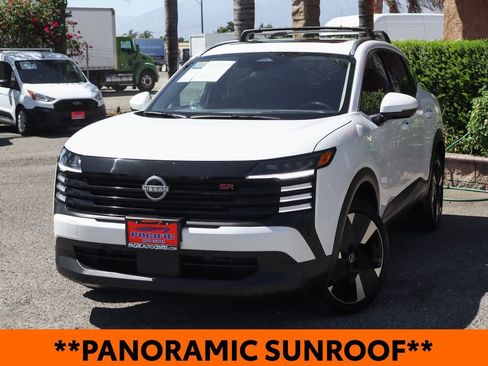 Used 2025 Nissan Kicks SR w/ SR Premium Package FWD image 4