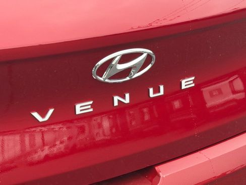 Used 2026 Hyundai Venue SE FWD image 27