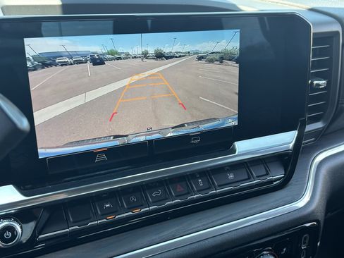 Certified 2025 GMC Sierra 1500 SLT RWD image 28