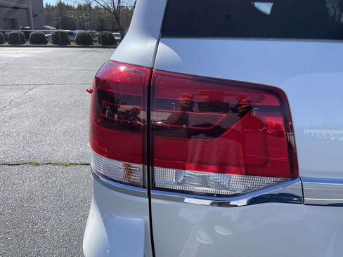 Used 2020 Toyota Land Cruiser Heritage Edition image 26