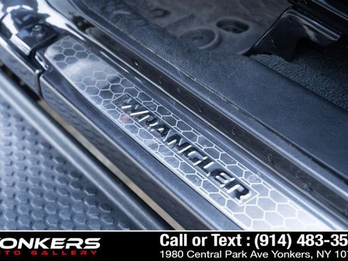 Used 2023 Jeep Wrangler Unlimited Rubicon w/ Safety Group image 31