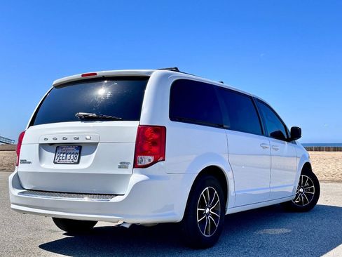 Used 2019 Dodge Grand Caravan GT FWD image 4