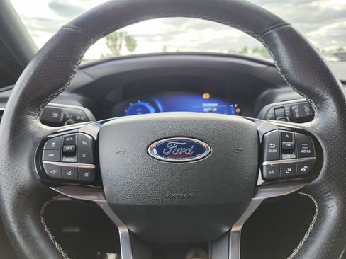 Used 2022 Ford Explorer ST w/ Equipment Group 401A AWD/4WD image 32