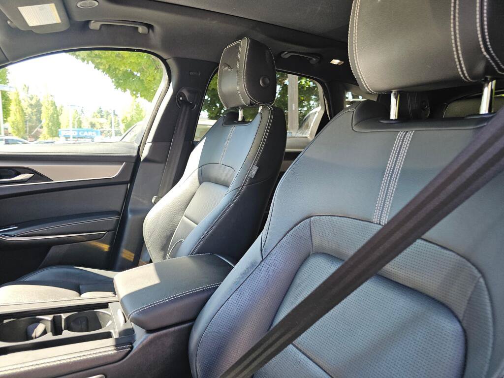 Used 2025 Jaguar F-PACE R-Dynamic S AWD/4WD image 60