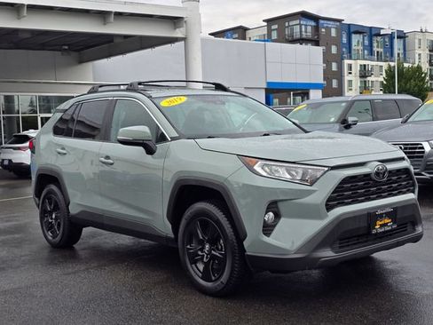 Used 2019 Toyota RAV4 XLE AWD/4WD image 9