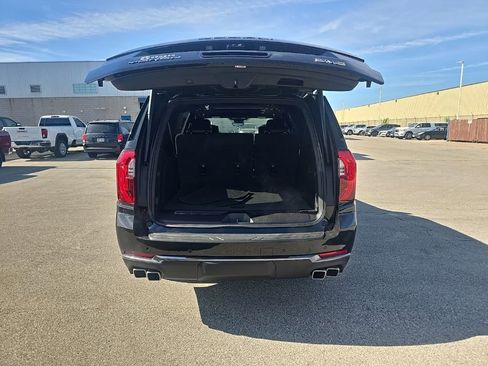 Used 2025 GMC Yukon XL Denali Ultimate AWD/4WD image 6