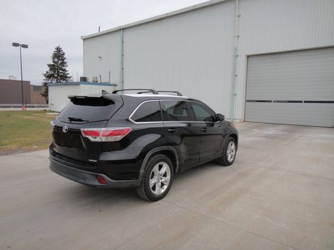Used 2016 Toyota Highlander Limited FWD image 5