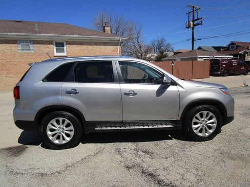 Used 2014 Kia Sorento EX w/ EX V6 Touring Package AWD/4WD image 2