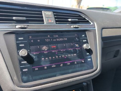 Used 2023 Volkswagen Tiguan SE R-Line image 13