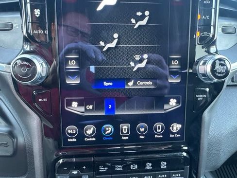 Used 2020 RAM 3500 Laramie AWD/4WD image 42
