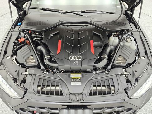 Used 2023 Audi S8 AWD/4WD image 17