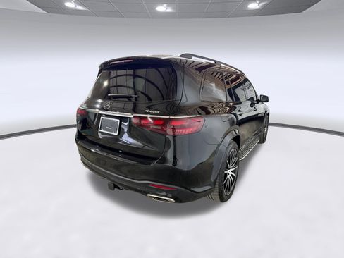Used 2024 Mercedes-Benz GLS 580 4MATIC image 8