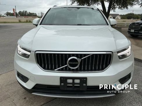 Certified 2021 Volvo XC40 T4 Inscription w/ Climate Package image 4