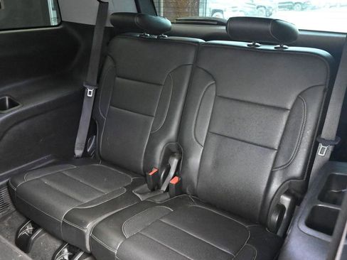 Used 2020 GMC Acadia SLT w/ Driver Alert Package II image 19