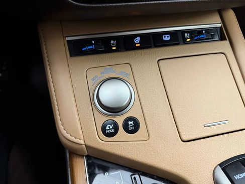 Used 2018 Lexus ES 300h w/ Luxury Package FWD image 24