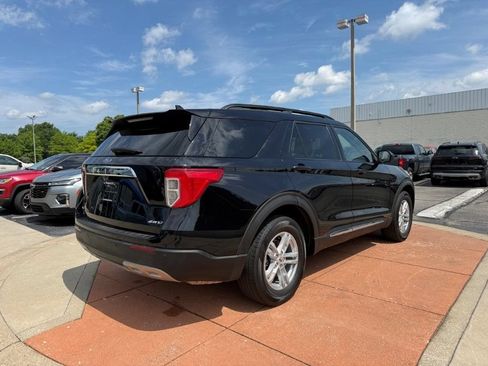 Used 2023 Ford Explorer XLT w/ Equipment Group 202A AWD/4WD image 6