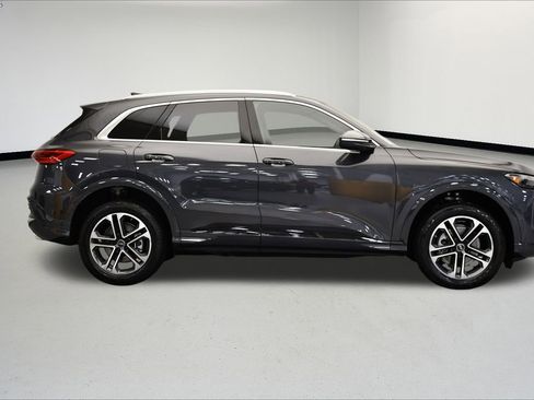 Certified 2025 Audi Q5 Premium w/ Convenience Package image 6