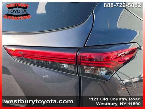 Used 2021 Toyota Highlander XLE image 13