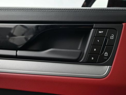 Certified 2026 Porsche Cayenne Coupe AWD/4WD image 18