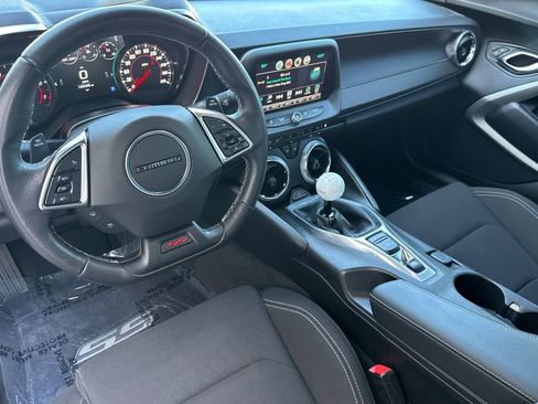Used 2016 Chevrolet Camaro SS RWD image 4