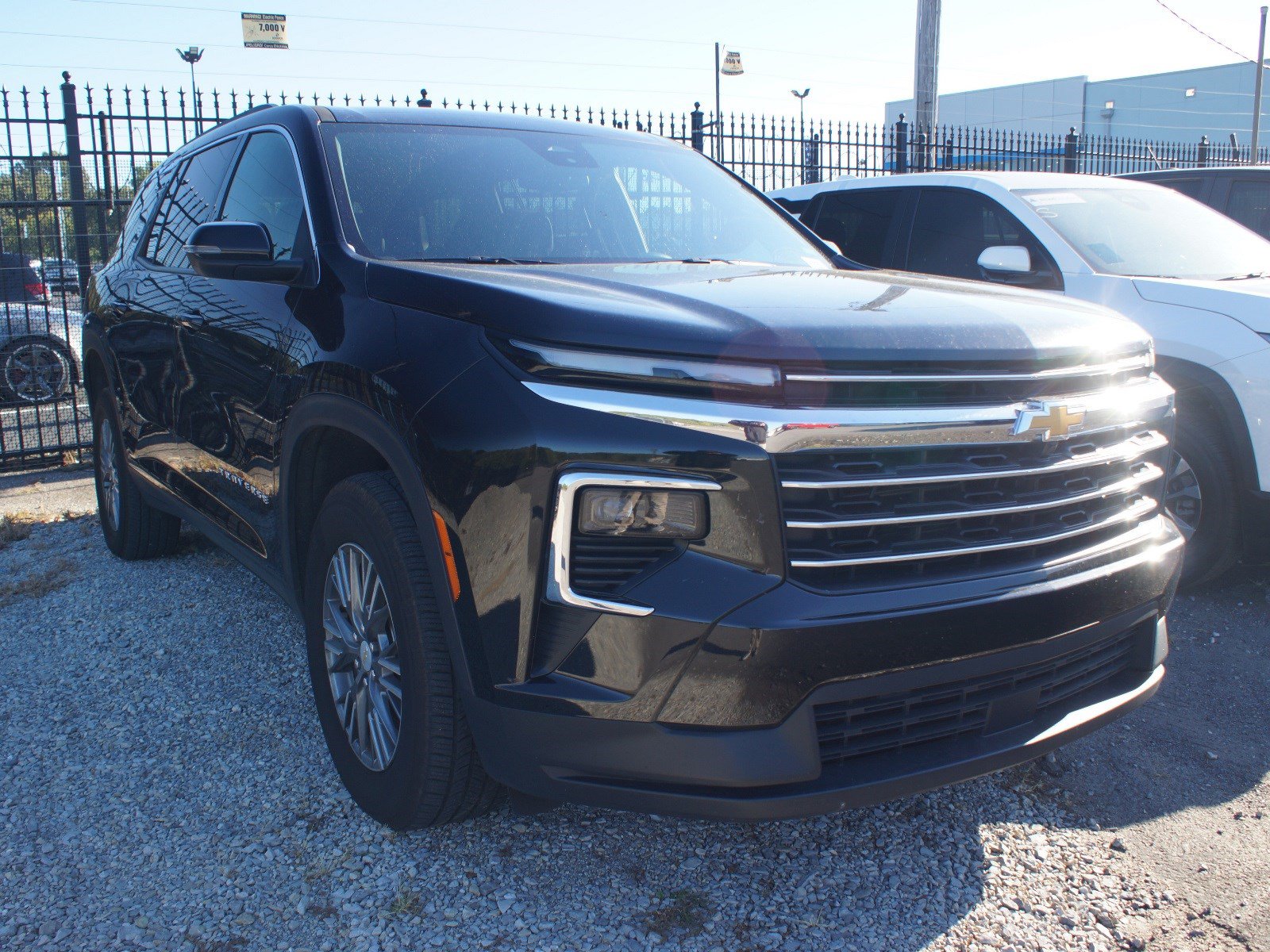 Used 2026 Chevrolet Traverse LT AWD/4WD image 3