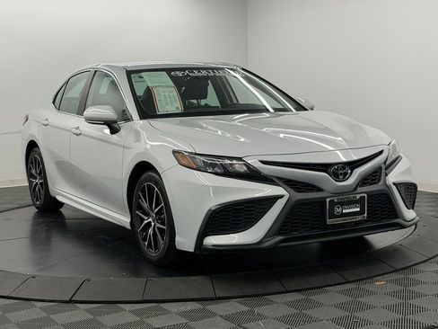 Certified 2024 Toyota Camry SE FWD image 8