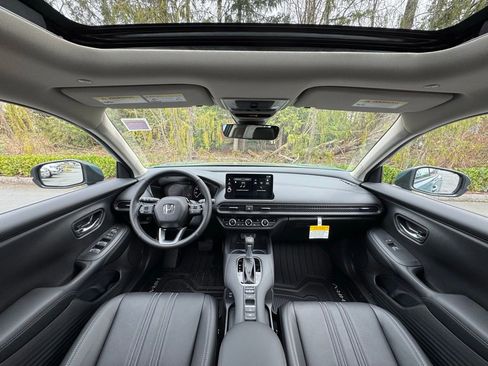 New 2026 Honda HR-V EX-L image 2