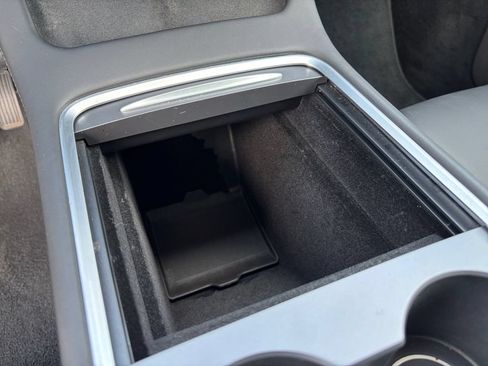 Used 2023 Tesla Model Y AWD image 29