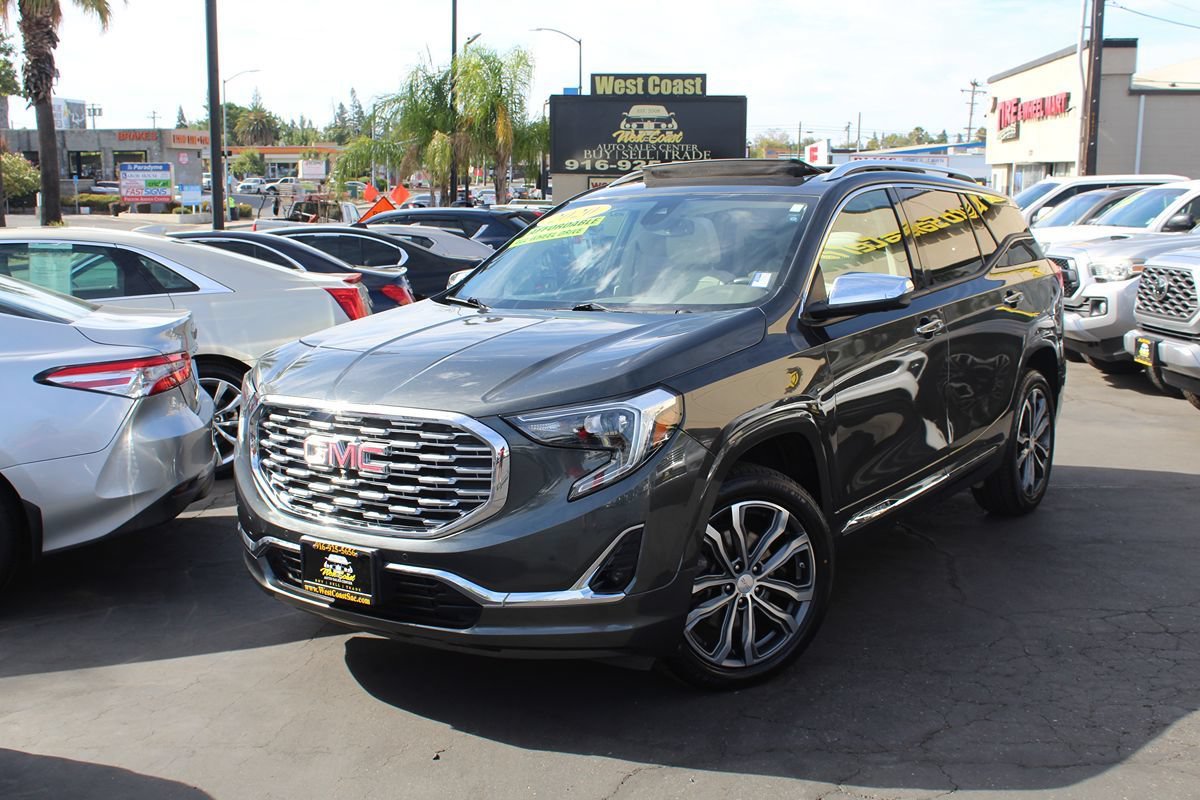 Used 2020 GMC Terrain Denali w/ Denali Premium Package AWD/4WD image 44