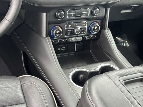 Certified 2024 Chevrolet Suburban Premier image 4