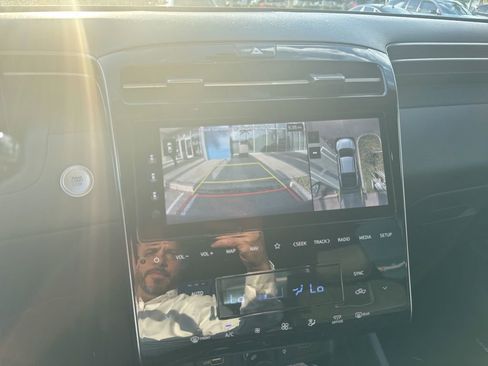 Used 2022 Hyundai Santa Cruz Limited image 2