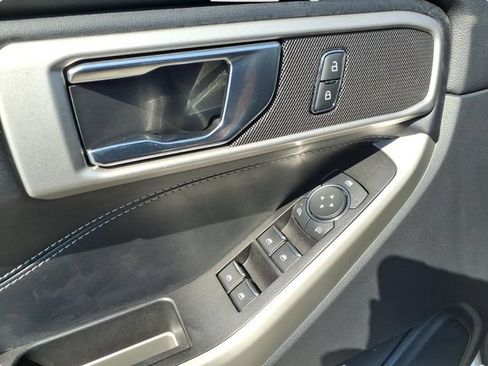 Used 2021 Ford Explorer XLT w/ Equipment Group 202A AWD/4WD image 23