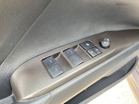 Used 2023 Toyota Camry SE image 38