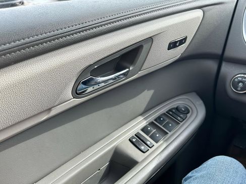 Used 2015 Chevrolet Traverse LTZ image 30