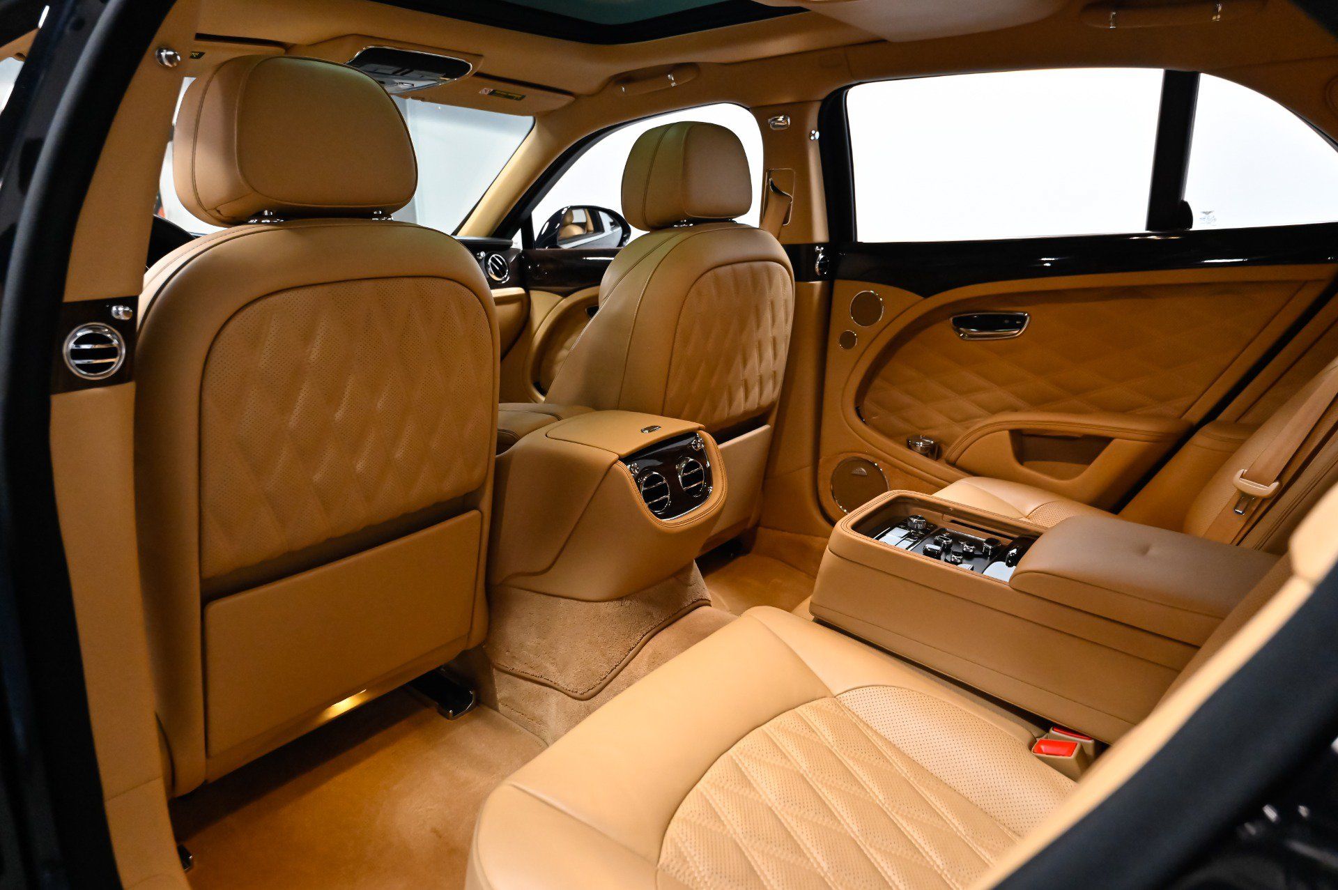 Used 2017 Bentley Mulsanne RWD image 28