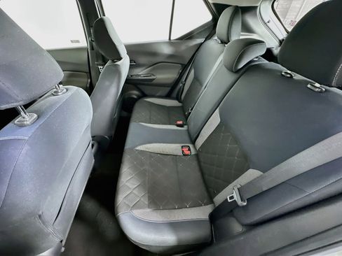 Used 2018 Nissan Kicks SV FWD image 25