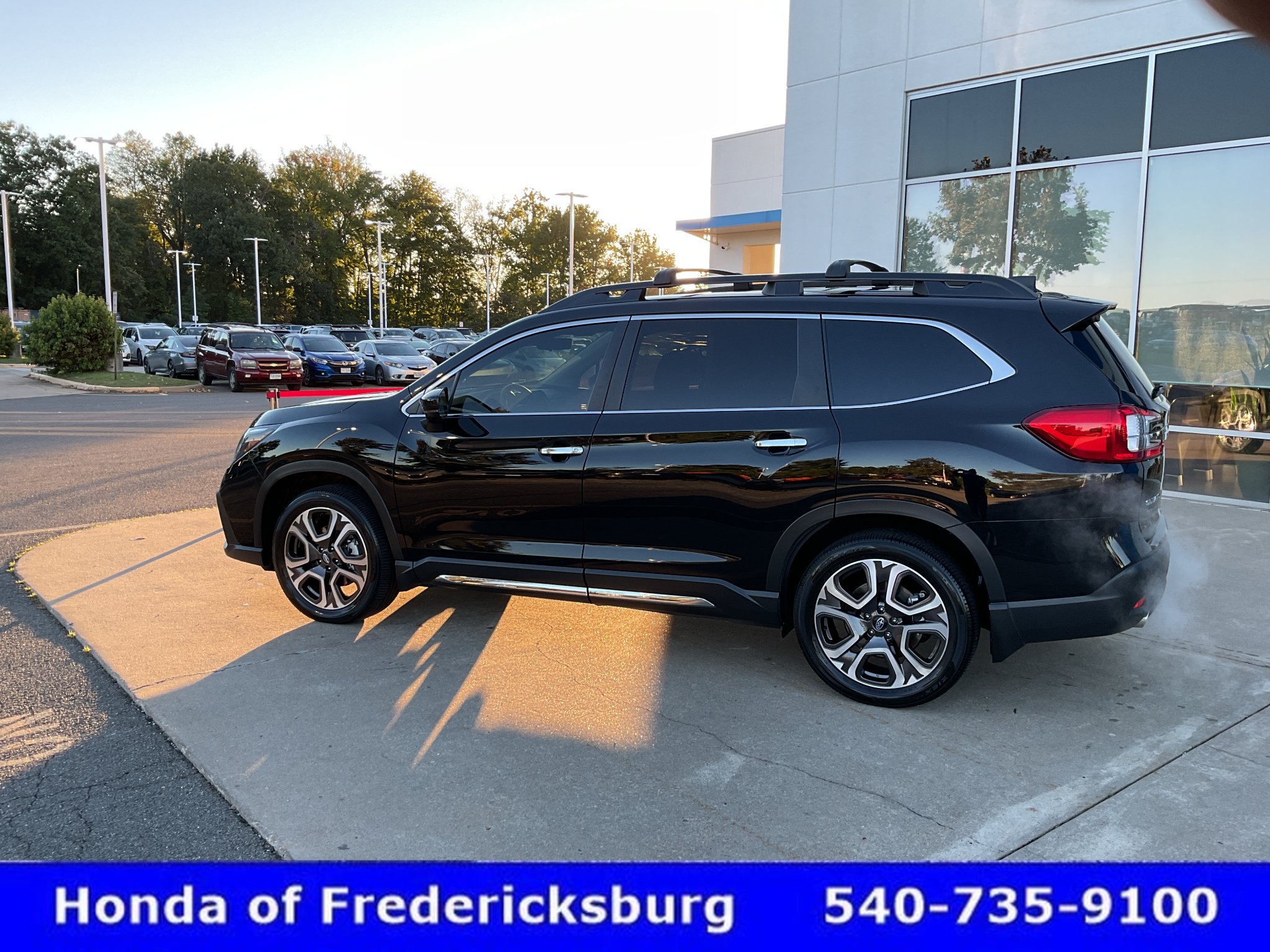 Used 2025 Subaru Ascent Touring AWD/4WD image 3