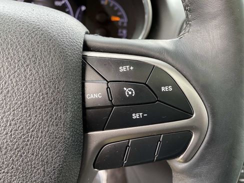 Used 2018 Jeep Grand Cherokee Limited w/ Luxury Group II image 18