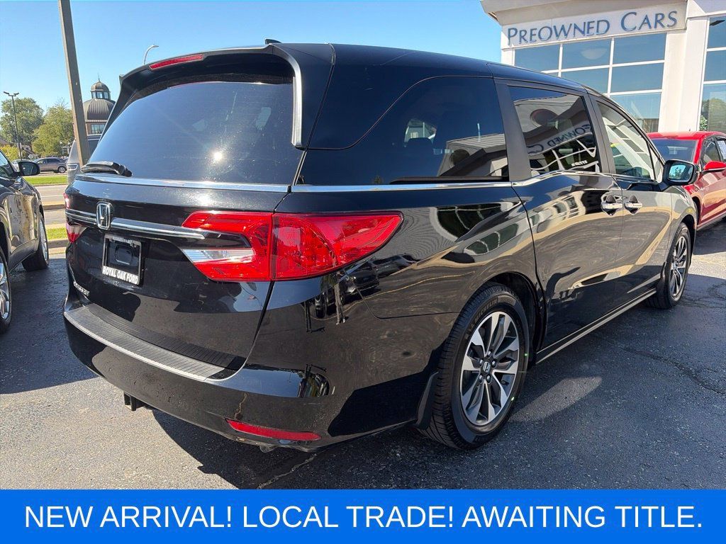Used 2024 Honda Odyssey EX-L image 3